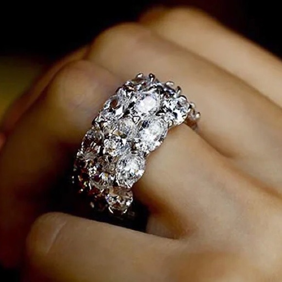 18ct Oval Triple Eternity Band - Picture 4 of 14